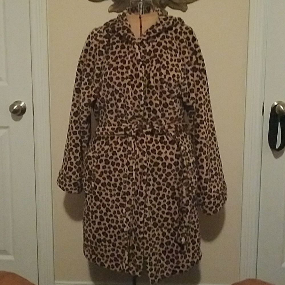 Vera Bradley leapord print housecoat